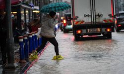 İzmir'de sağanak etkili oldu