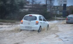 İzmir'in Ödemiş ilçesinde yağış hayatı olumsuz etkiledi