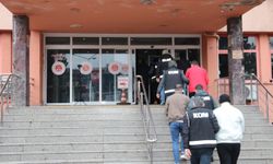 Karabük merkezli 7 ilde düzenlenen dolandırıcılık operasyonunda yakalanan 7 zanlı tutuklandı