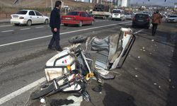 Kırıkkale'de 3 aracın karıştığı trafik kazasında biri ağır 2 kişi yaralandı