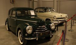 Klasik otomobil tutkunları Bulgaristan'ın başkenti Sofya'da buluştu