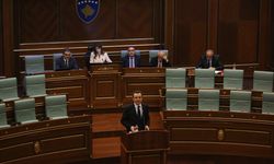 Kosova'da yeni hükümet Meclisten güven oyu aldı
