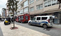 Küçükçekmece'de kayan 5 katlı bina boşaltıldı