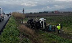 Manisa'da çekiciye bağlı kamyonun devrilmesi sonucu 1 kişi yaralandı