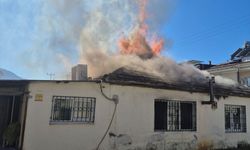 Muğla'da bir ev yandı