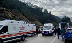 Muğla'da otomobille hafif ticari aracın çarpıştığı kazada 7 kişi yaralandı