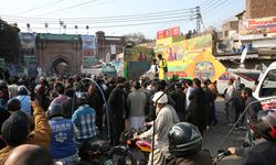 Pakistan'ın Lahor kentinde Basant Uçurtma Festivali 25 yıl sonra yeniden başladı