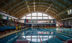 Paletli Yüzme Kulüplerarası Gençler Türkiye Şampiyonası Sakarya'da başladı