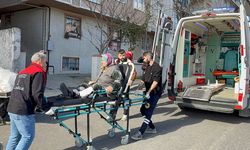 Sancaktepe'de 4 katlı binada çıkan yangında dumandan etkilenen 3 kişi hastaneye kaldırıldı