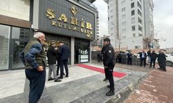 Şanlıurfa'da kuyumcuda silahlı soygun sırasında izinli polis ayağından vuruldu