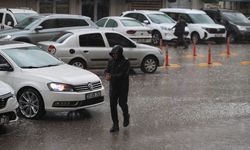 Şanlıurfa'da sağanak ve dolu etkili oldu