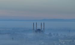 Selimiye Camisi sis bulutu içerisinde kaldı