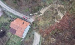 Sinop'ta heyelan nedeniyle köy yolu ulaşıma kapandı