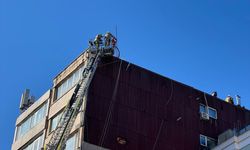 Şişli'de 9 katlı binanın çatısında çıkan yangın söndürüldü