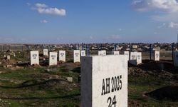 Suriye'deki Hol Kampı'nda ölen yaklaşık 1000 kişinin cenazeleri kimlik tespitini bekliyor