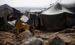 Suriye'nin kuzeybatısındaki kamplarda yaşayanlar ramazan ayına zor şartlarda giriyor