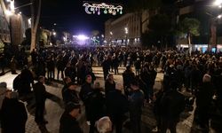 Tiran'da binlerce kişi Rama hükümetinin istifasını istedi