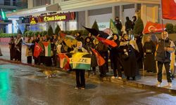 Üsküdar'da mahalle sakinlerinin McDonald's protestosu sürüyor