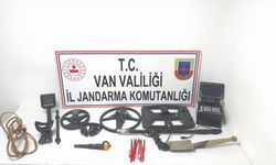Van'da kaçak kazı yapan 3 kişi suçüstü yakalandı