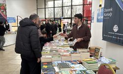 Zonguldak'ta 'Devrek Bastonpark Kitap Fuarı' açıldı