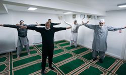 İngiltere'de bir camide namaz sonrası pilates dersleri erkekler arasında büyük ilgi görüyor