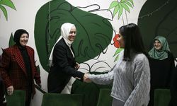 AK Parti Genel Başkan Yardımcısı Kaya, Bursa'da kız öğrencilerle buluştu: