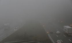 Anadolu Otoyolu ve D-100 kara yolunun Bolu Dağı geçişinde sis etkili oldu