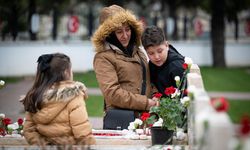 Ankara'daki Karşıyaka mezarlığında bayram yoğunluğu yaşandı