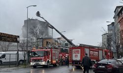 Ataşehir'de iş yerinde çıkan yangın itfaiye ekiplerince söndürüldü