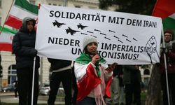 Avusturya'nın başkenti Viyana'da, ABD ve İsrail'in saldırıları protesto edildi