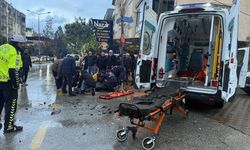 Aydın'da otomobil ile motosikletin karıştığı kaza güvenlik kamerasınca kaydedildi