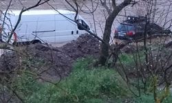 Balıkesir'de Simav Çayı'nda mahsur kalan 2 kişi kurtarıldı