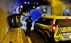 Bitlis'te tünelde hafif ticari araçla çarpışan otomobildeki 2 kişi yaralandı