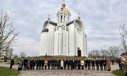 Bulgaristan Dışişleri Bakanı Neynski, Ukrayna'nın Buça kentinde anma törenine katıldı