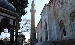 Bursa'daki tarihi Ulu Cami'nin mahyası 'zekat berekettir' oldu