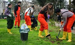 Cemre Vakfı gönüllüleri huzurevi sakinleriyle bostan kurdu