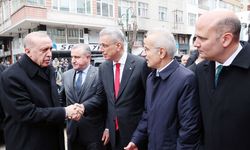 Cumhurbaşkanı Erdoğan, cuma namazını Merkez Sahil Camisi'nde kıldı