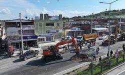 Diyarbakır-Silvan kara yolunda çökme meydana geldi