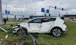 Diyarbakır'da okul servisi ile otomobilin çarpışması sonucu 15 kişi yaralandı