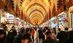 Eminönü'nde bayram alışverişi hareketliliği