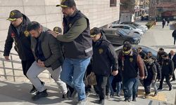 Eskişehir merkezli operasyonda lüks araçları parçalayıp sattıkları iddiasıyla 11 zanlı yakalandı