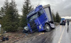 Eskişehir'de tırın çarptığı otomobildeki 1 kişi öldü, 2 kişi yaralandı