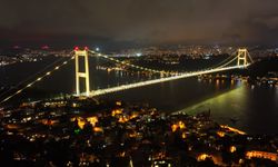 Fatih Sultan Mehmet Köprüsü 'endometriozis' farkındalığı için sarıya büründü