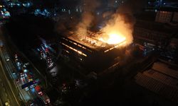 GÜNCELLEME 2 - Trabzon'da fındık fabrikasının deposunda çıkan yangına müdahale ediliyor