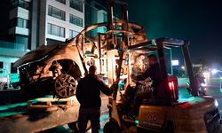 GÜNCELLEME - İsrail ordusunun Beyrut'ta 2 araca düzenlediği hava saldırılarında 3 kişi öldü