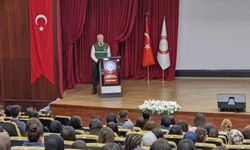 Hatay'da üniversite öğrencileri bağımlılıkla mücadele konusunda bilgilendirildi