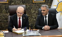 Hazine ve Maliye Bakanı Şimşek, AK Parti Batman İl Başkanlığını ziyaret etti