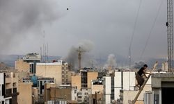 İran'ın başkenti Tahran'da çok sayıda patlama meydana geldi