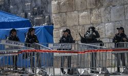 İsrail, Filistinlilerin Mescid-i Aksa'da cuma namazı kılmasına izin vermeyecek