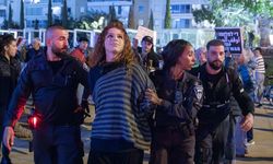 İsrail polisi Tel Aviv'de savaş karşıtı protestoya müdahale etti
